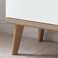 Vitrine Colonne Gyland 15 Vitrine Colonne Gyland -WOOOD Soldes 1000164010 190307 08392300071 GALLERYIMAGES P000000001000164010