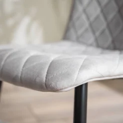 Chaises Capitonnées Trevo II (lot De 2) -WOOOD Soldes 1000274870 220517 040 DETAILS P000000001000274870